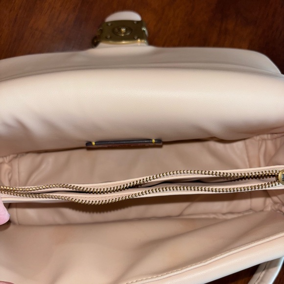 Coach Pillow Tabby 26 handbag - Picture 3 of 6